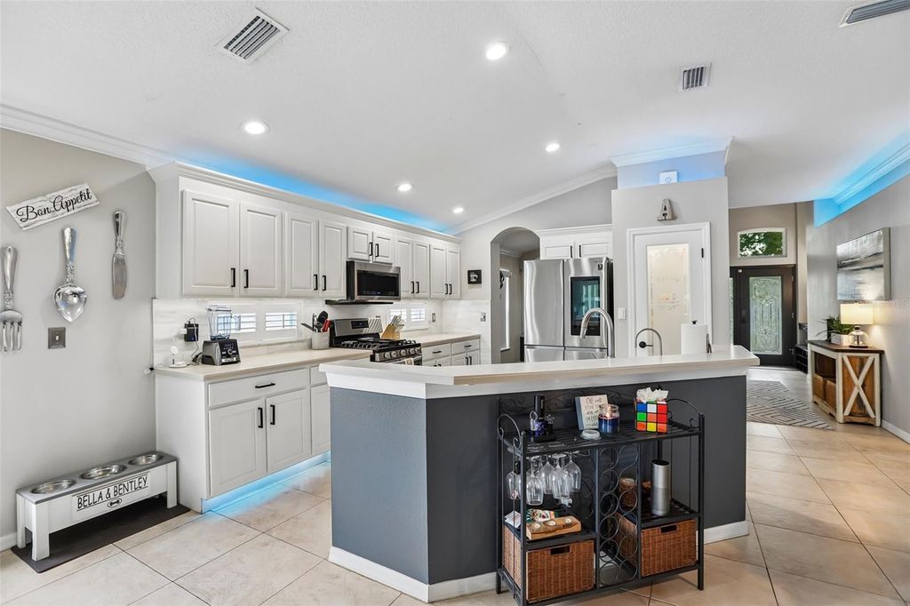Image 12 of property listing at 19009 FALCONS PLACE, Tampa, FL 33647