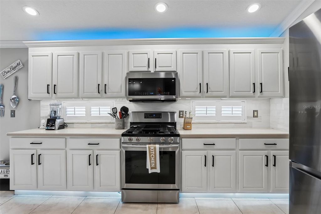Image 14 of property listing at 19009 FALCONS PLACE, Tampa, FL 33647