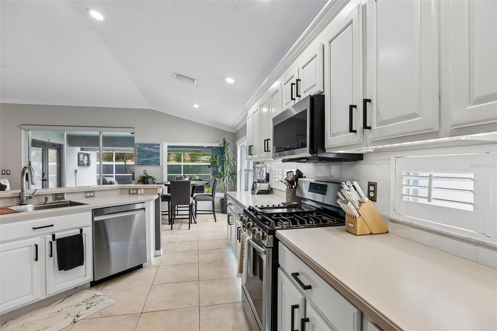 Image 15 of property listing at 19009 FALCONS PLACE, Tampa, FL 33647