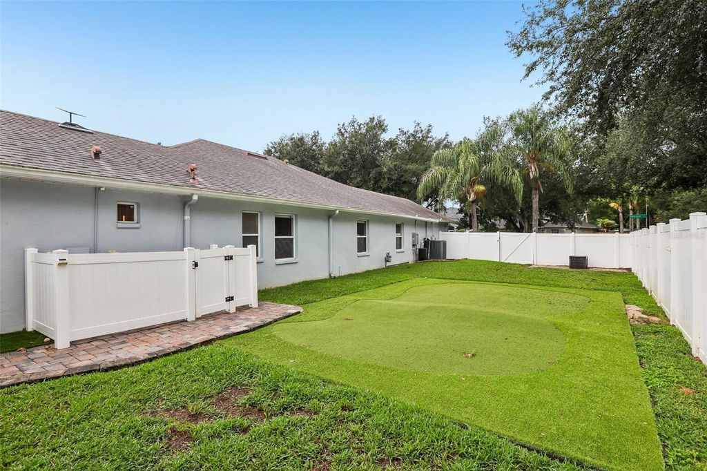Image 34 of property listing at 19009 FALCONS PLACE, Tampa, FL 33647