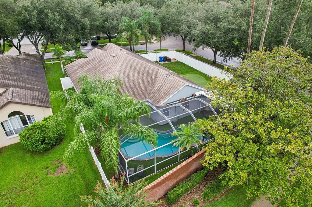 Image 38 of property listing at 19009 FALCONS PLACE, Tampa, FL 33647