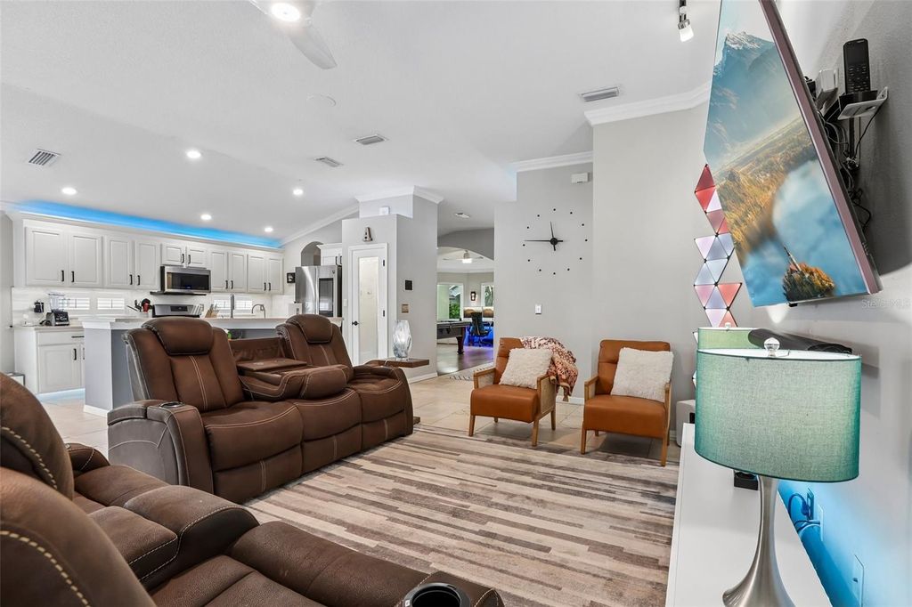 Image 9 of property listing at 19009 FALCONS PLACE, Tampa, FL 33647