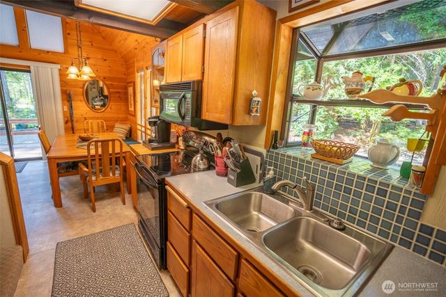 30 N Mt Jupiter Place, Hoodsport, WA 98548