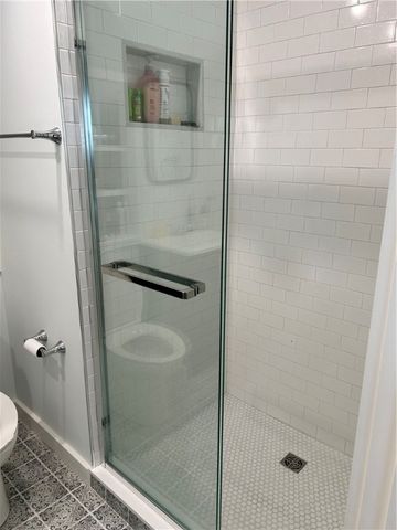 15 Chestnut Street, Newport, RI 02840