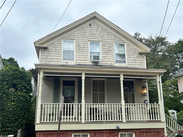 15 Chestnut Street, Newport, RI 02840