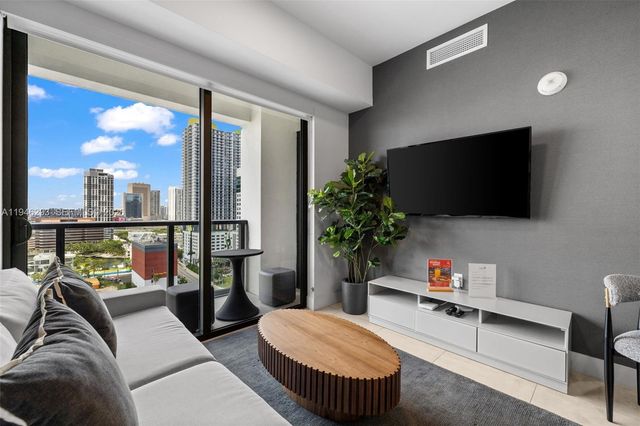 239 SW 9th St 1604, Miami, FL 33130