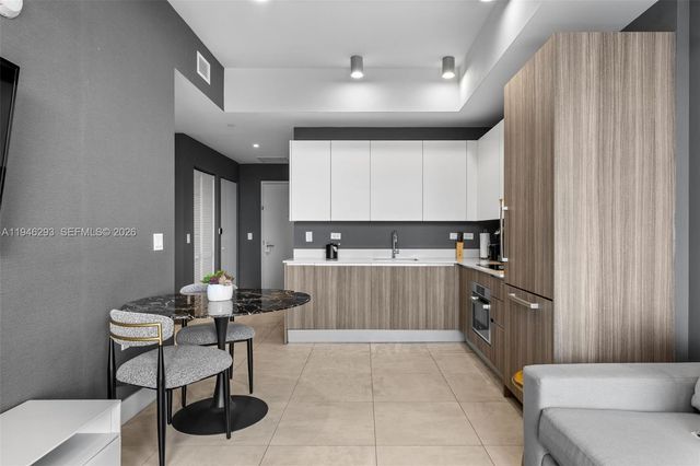 239 SW 9th St 1604, Miami, FL 33130