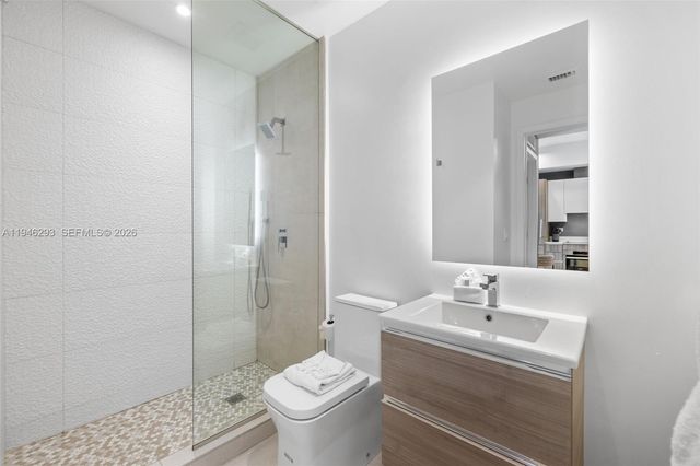 239 SW 9th St 1604, Miami, FL 33130