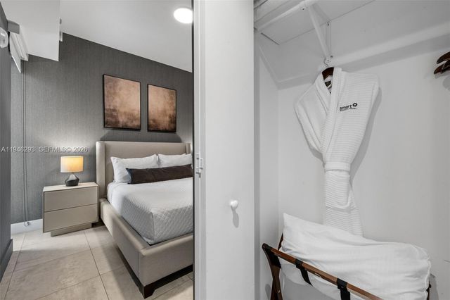 239 SW 9th St 1604, Miami, FL 33130