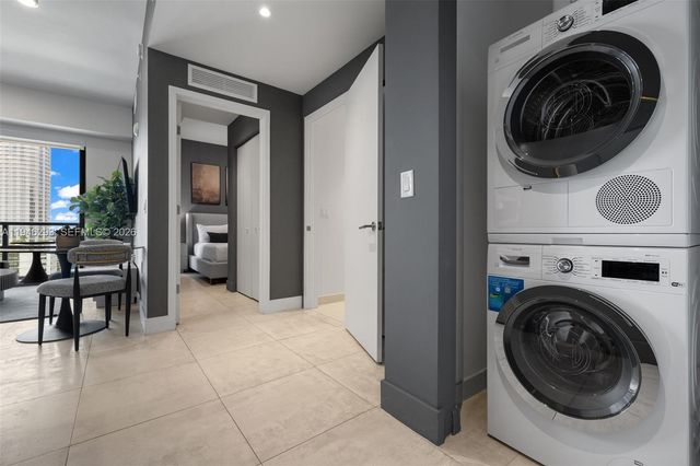 239 SW 9th St 1604, Miami, FL 33130