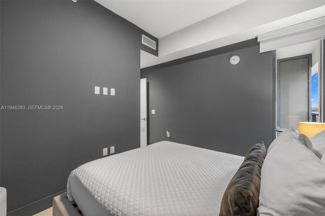 239 SW 9th St 1604, Miami, FL 33130