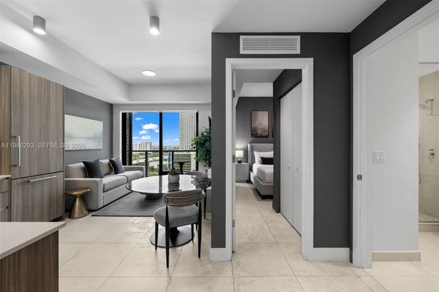 239 SW 9th St 1604, Miami, FL 33130