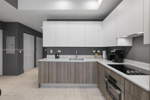 239 SW 9th St 1604, Miami, FL 33130