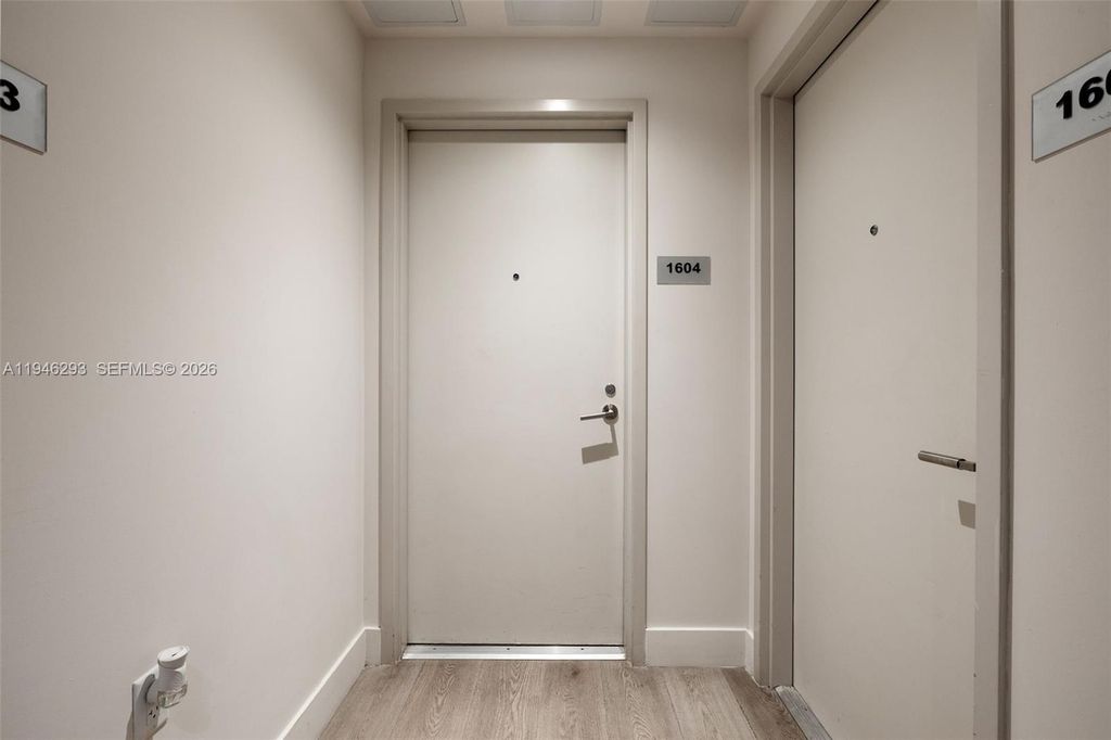 239 SW 9th St 1604, Miami, FL 33130