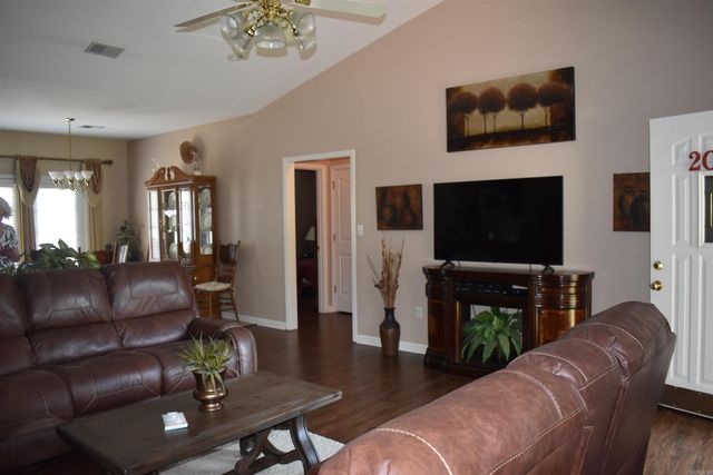 2013 Stillwater Drive, Jonesboro, AR 72404