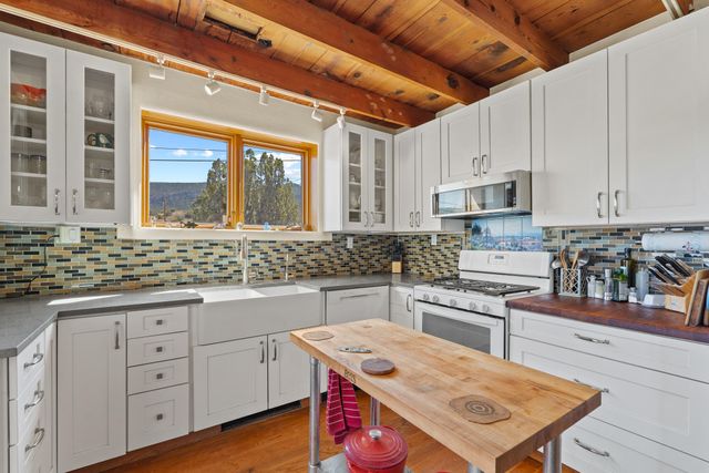 8 Camino del Torreon, Placitas, NM 87043