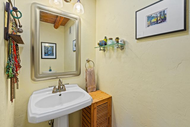 8 Camino del Torreon, Placitas, NM 87043