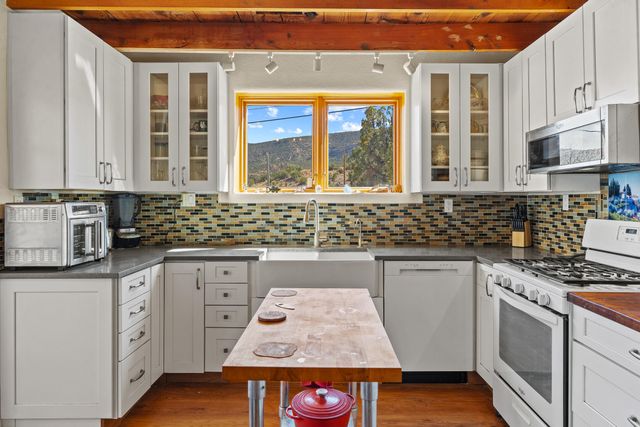 8 Camino del Torreon, Placitas, NM 87043