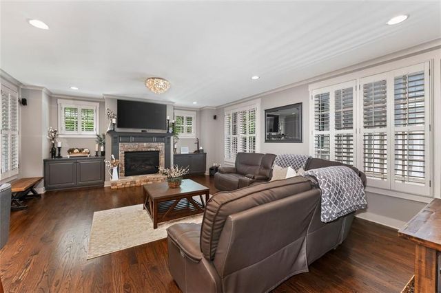 199 Hubbard Road, Woodstock, GA 30188