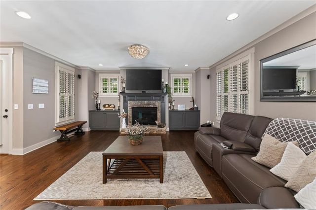 199 Hubbard Road, Woodstock, GA 30188
