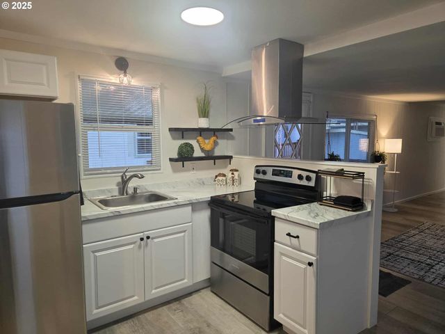 2902 E 2ND St 43, Newberg, OR 97132