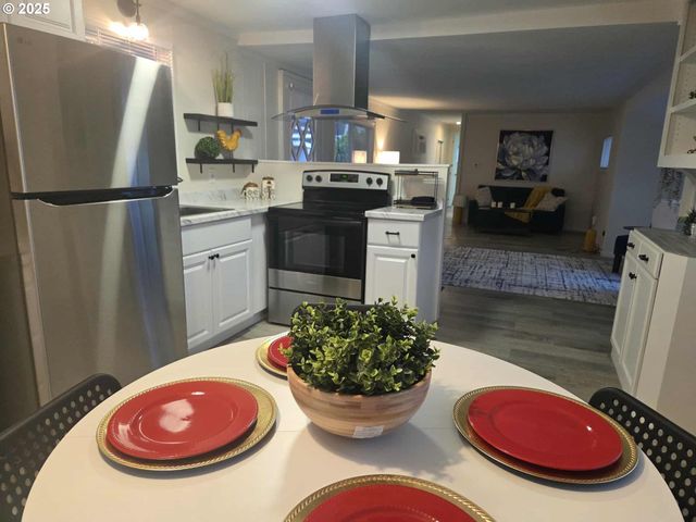 2902 E 2ND St 43, Newberg, OR 97132