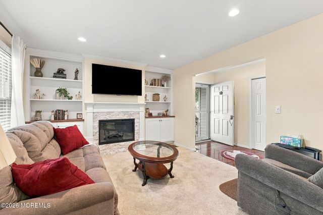 2A John Adams Court, Monroe Twp, NJ 08831