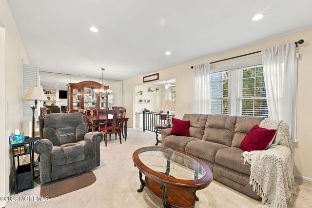 2A John Adams Court, Monroe Twp, NJ 08831