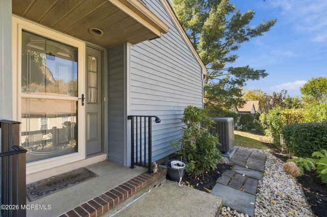 2A John Adams Court, Monroe Twp, NJ 08831