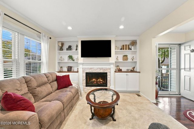 2A John Adams Court, Monroe Twp, NJ 08831