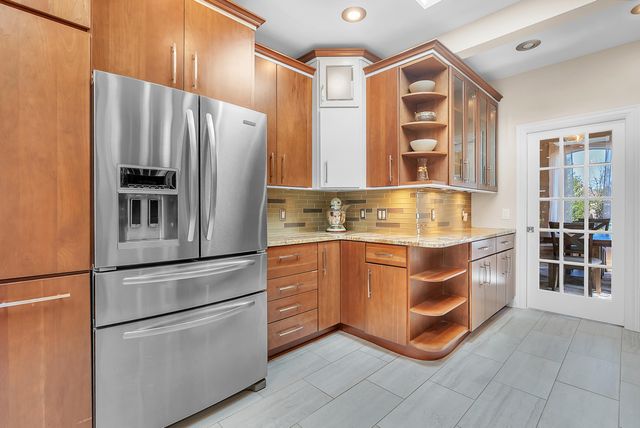 284 Muirfield Drive, Valparaiso, IN 46385