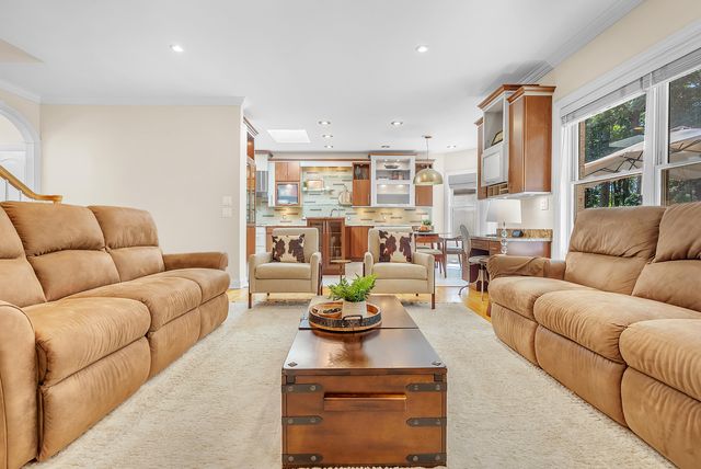 284 Muirfield Drive, Valparaiso, IN 46385