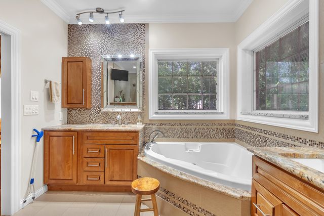 284 Muirfield Drive, Valparaiso, IN 46385