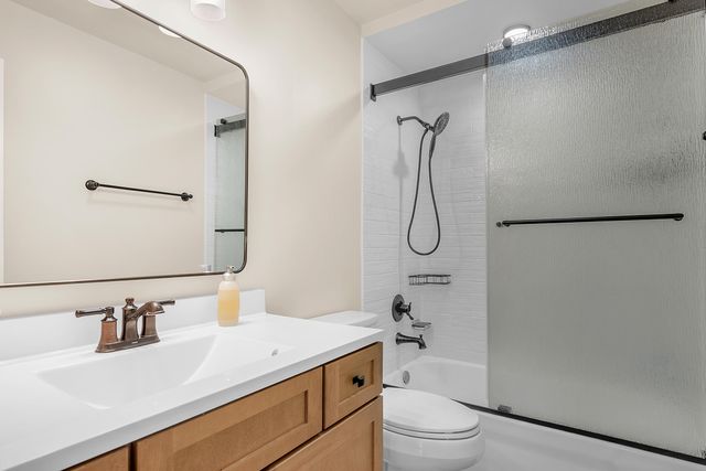 284 Muirfield Drive, Valparaiso, IN 46385