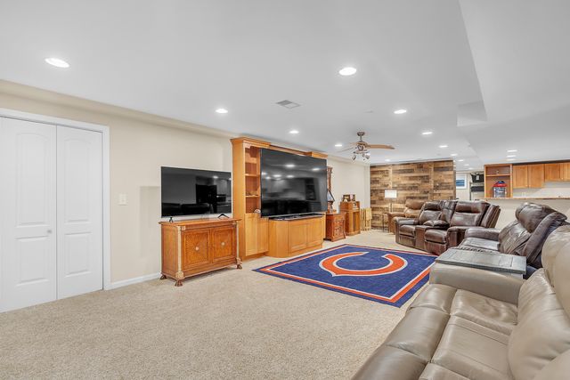 284 Muirfield Drive, Valparaiso, IN 46385