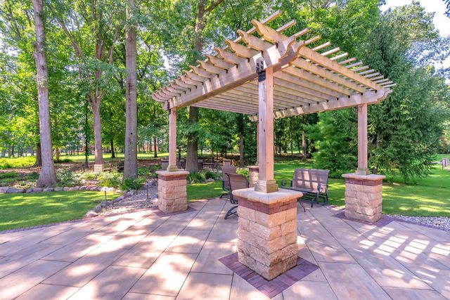 284 Muirfield Drive, Valparaiso, IN 46385