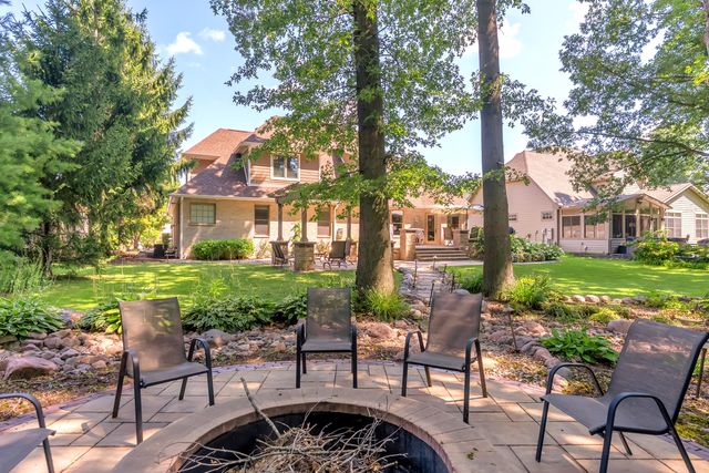 284 Muirfield Drive, Valparaiso, IN 46385