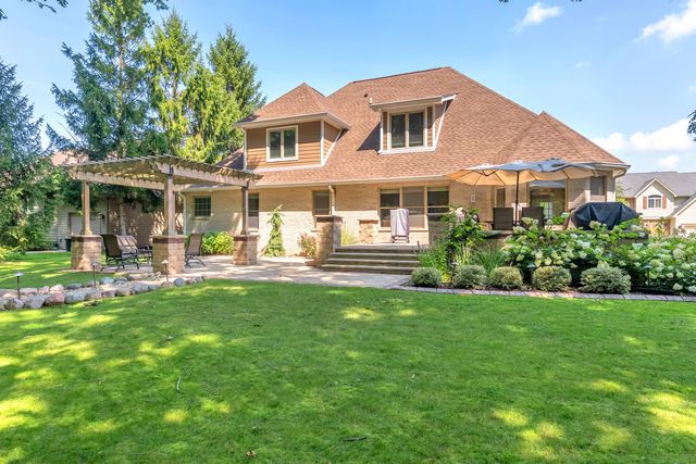 284 Muirfield Drive, Valparaiso, IN 46385