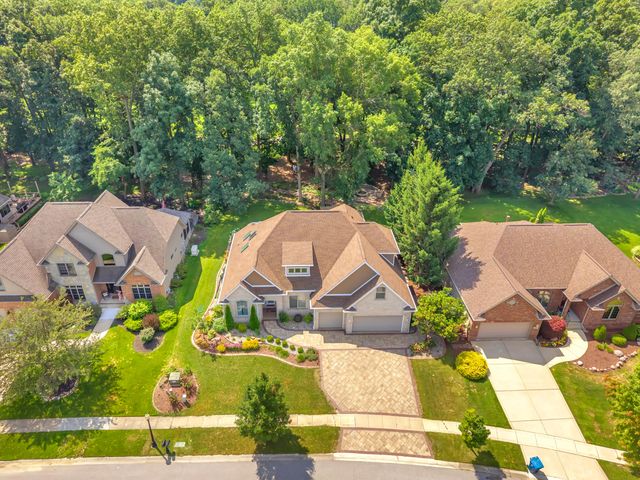 284 Muirfield Drive, Valparaiso, IN 46385