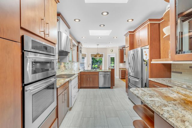 284 Muirfield Drive, Valparaiso, IN 46385
