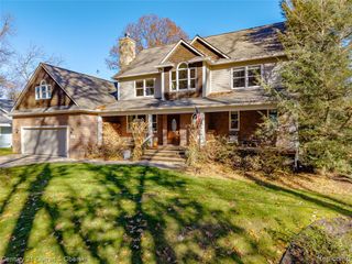 8308 Peninsular Drive, Fenton, MI 48430