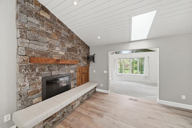 1831 Koehnen Circle, Excelsior, MN 55331