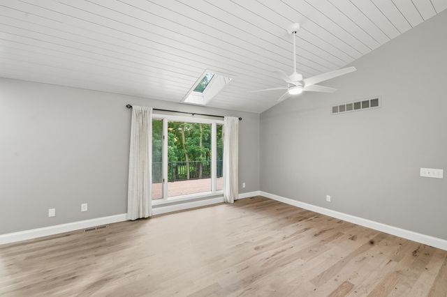 1831 Koehnen Circle, Excelsior, MN 55331