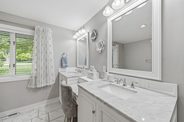 1831 Koehnen Circle, Excelsior, MN 55331