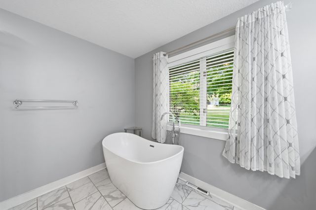 1831 Koehnen Circle, Excelsior, MN 55331