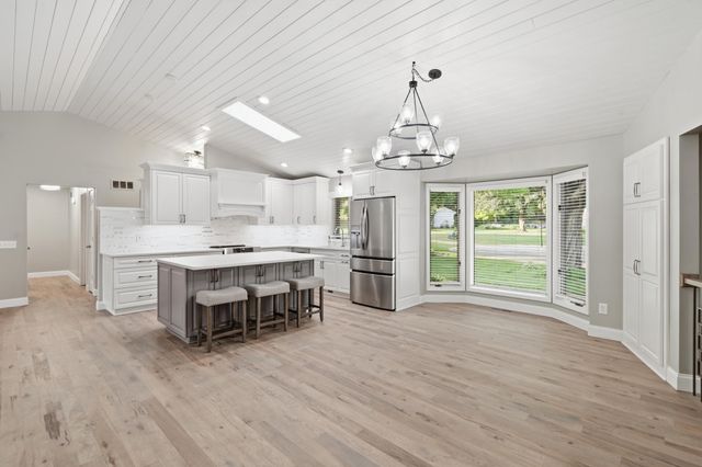1831 Koehnen Circle, Excelsior, MN 55331