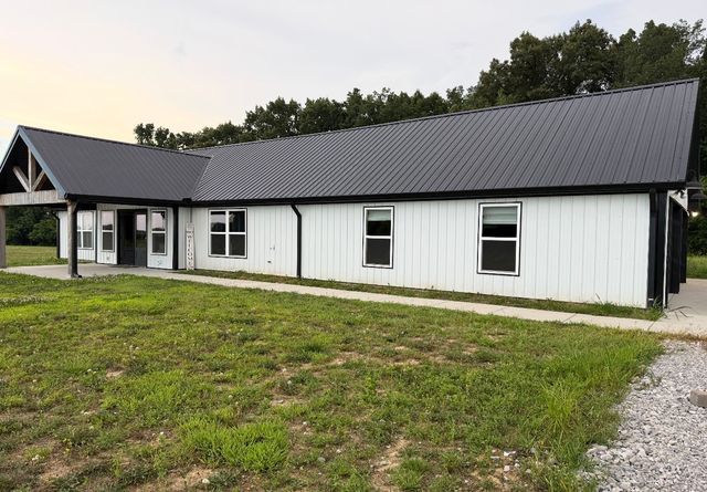 7011 N Pitt Rd, Springfield, TN 37172