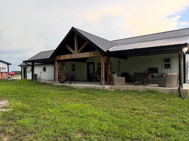 7011 N Pitt Rd, Springfield, TN 37172