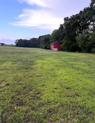 7011 N Pitt Rd, Springfield, TN 37172