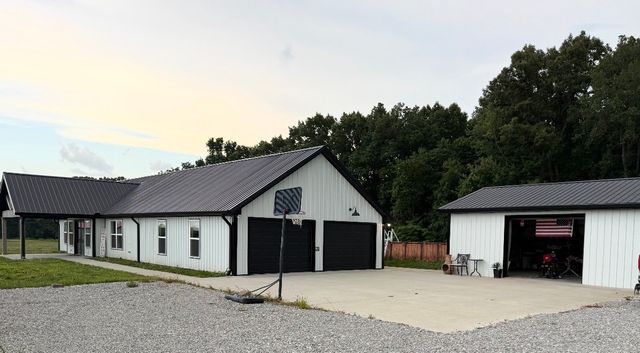 7011 N Pitt Rd, Springfield, TN 37172